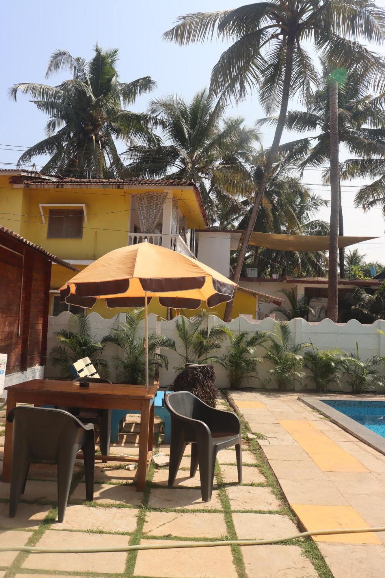 Selesta Sea By The Beach Morjim Exterior foto